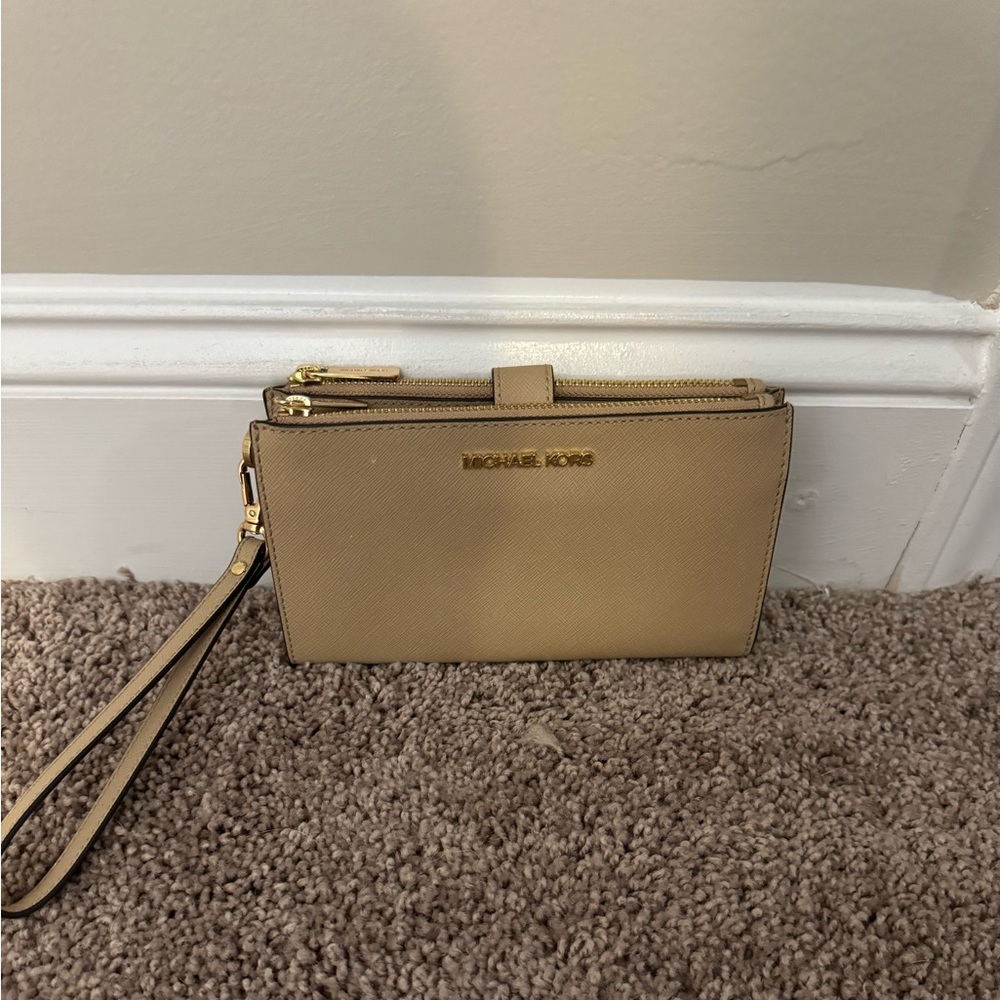 Michael Kors- wallet and wristlet